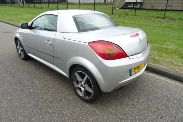 Opel Tigra TwinTop (2007) thumbnail 3