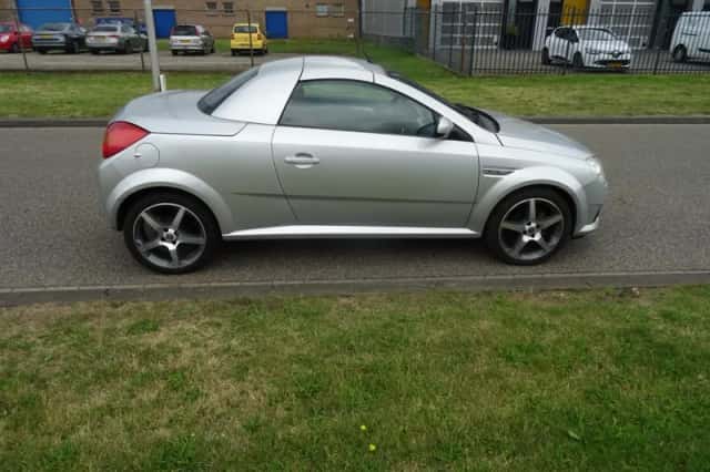 Opel Tigra TwinTop (2007) thumbnail 6
