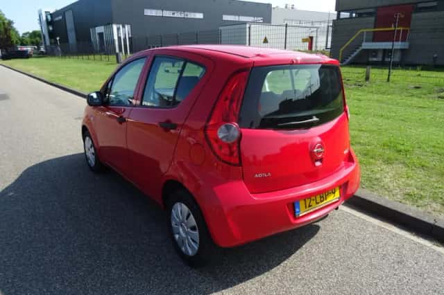 Opel Agila (2010) thumbnail 3