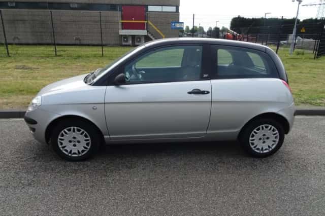 Lancia Ypsilon (2006) thumbnail 2