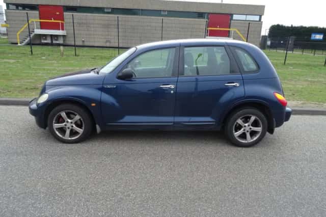 Chrysler PT Cruiser (2002) thumbnail 2