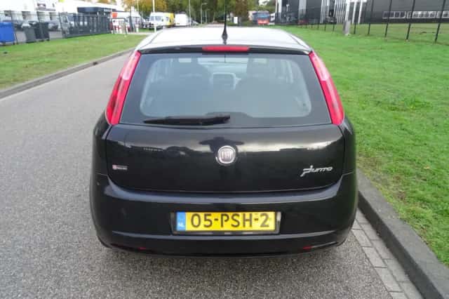 Fiat Grande Punto (2011) thumbnail 4