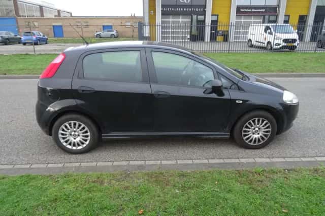 Fiat Grande Punto (2011) thumbnail 6