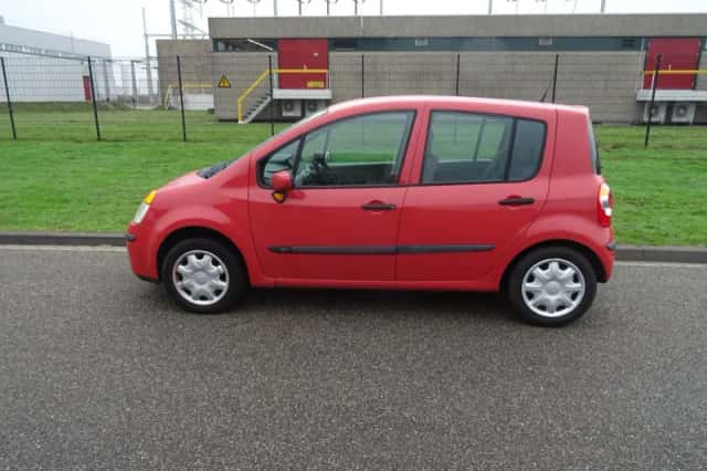 Renault Modus (2006) thumbnail 2