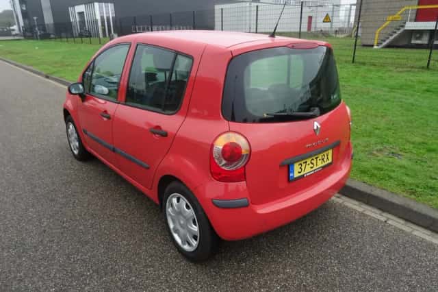Renault Modus (2006) thumbnail 3