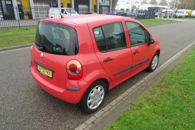 Renault Modus (2006) thumbnail 5