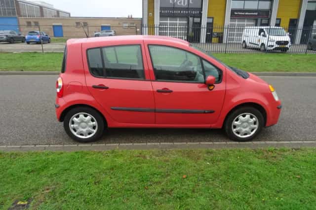 Renault Modus (2006) thumbnail 6