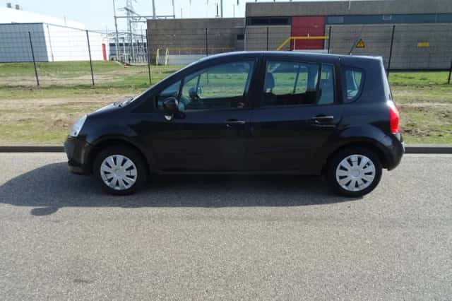 Renault Grand Modus (2010) thumbnail 2