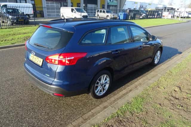 Ford Focus (2015) thumbnail 4