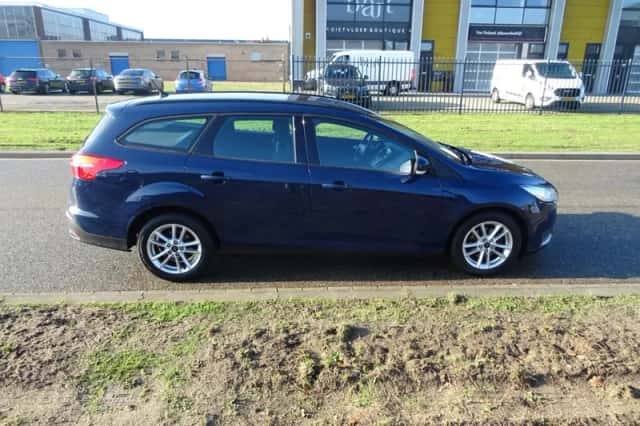 Ford Focus (2015) thumbnail 5