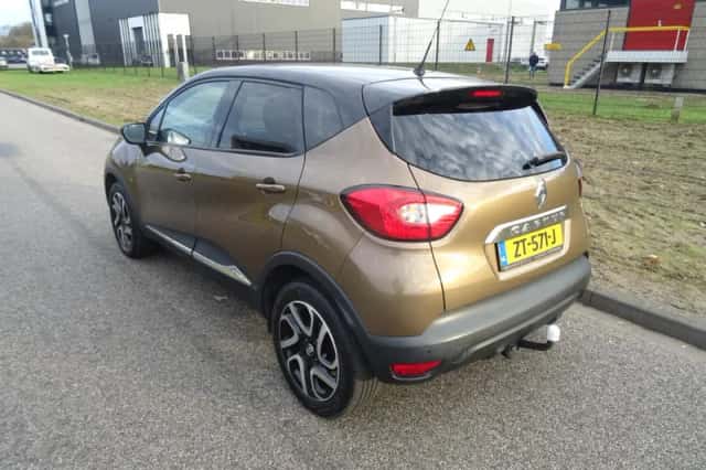 Renault Captur (2017) thumbnail 3