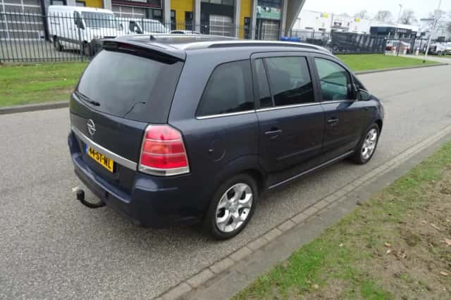 Opel Zafira (2006) thumbnail 5