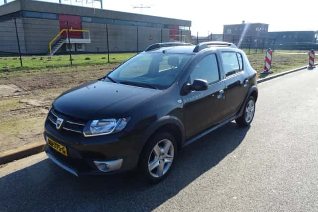 Dacia Sandero (2014) thumbnail 1