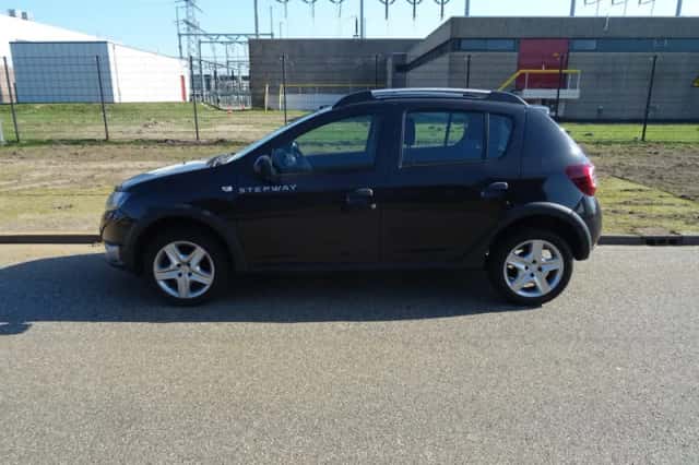 Dacia Sandero (2014) thumbnail 2