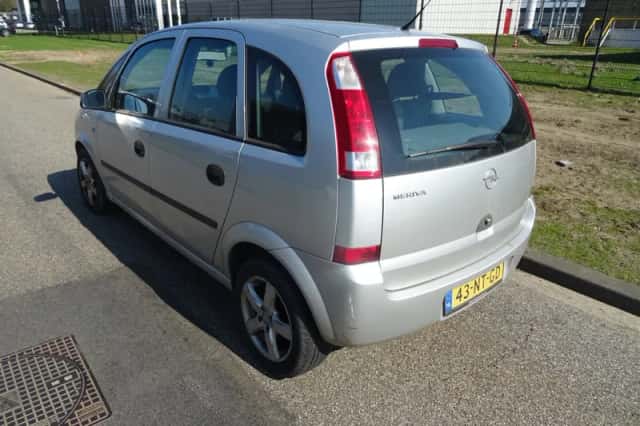 Opel Meriva (2004) thumbnail 3