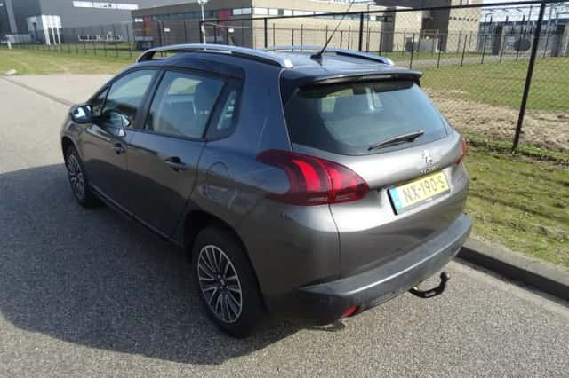 Peugeot 2008 (2017) thumbnail 3