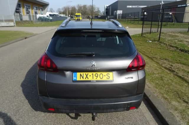 Peugeot 2008 (2017) thumbnail 4