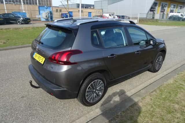 Peugeot 2008 (2017) thumbnail 5