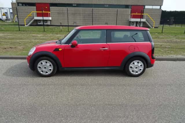 MINI Clubman (2010) thumbnail 2