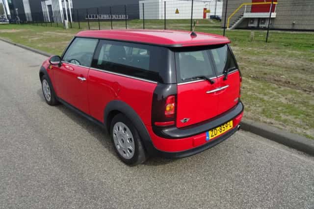 MINI Clubman (2010) thumbnail 3