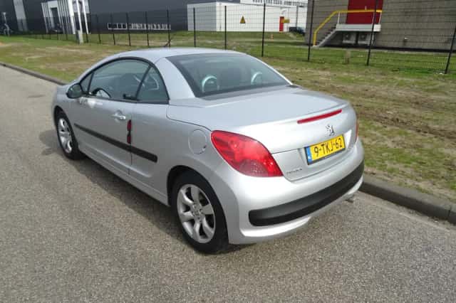 Peugeot 207 (2008) thumbnail 3