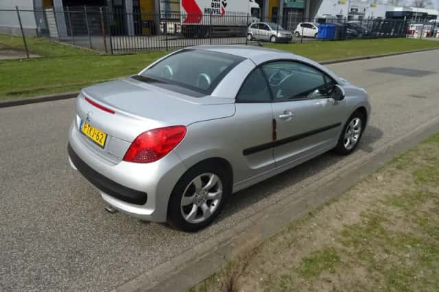 Peugeot 207 (2008) thumbnail 5