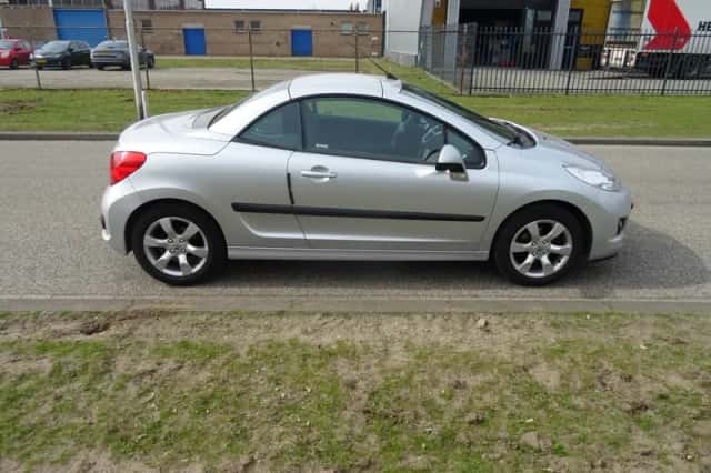 Peugeot 207 (2008) thumbnail 6