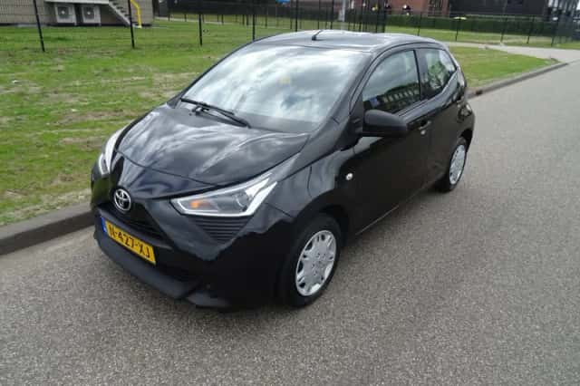 Toyota Aygo (2022) thumbnail 1