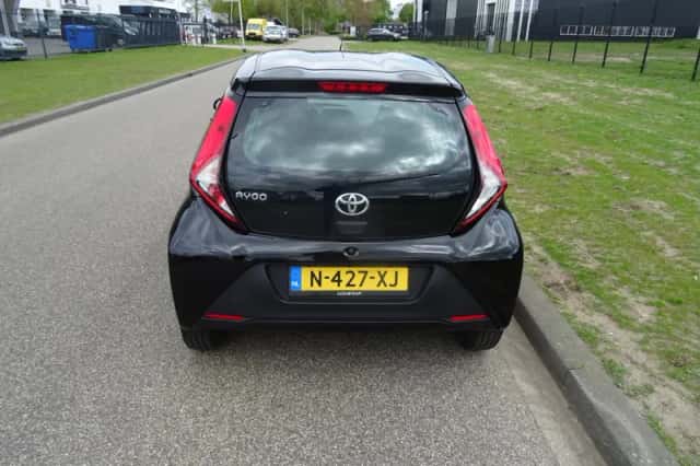 Toyota Aygo (2022) thumbnail 4