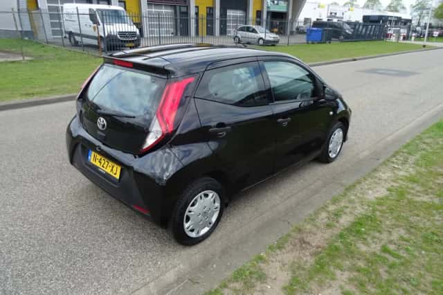 Toyota Aygo (2022) thumbnail 5