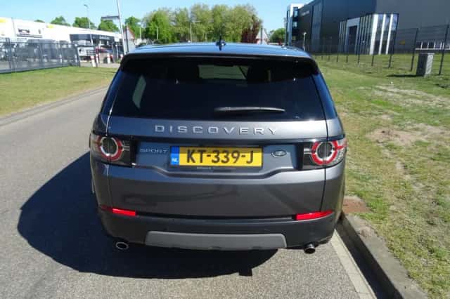 Land Rover Discovery Sport (2016) thumbnail 4