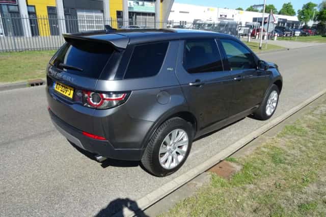 Land Rover Discovery Sport (2016) thumbnail 5