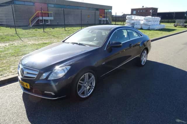 Mercedes-Benz E-Klasse (2009) thumbnail 1