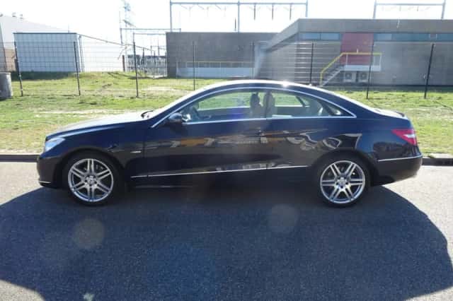 Mercedes-Benz E-Klasse (2009) thumbnail 2