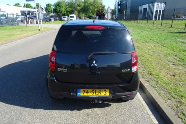 Mitsubishi Colt (2011) thumbnail 4