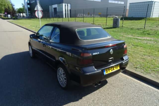 Volkswagen Golf (2001) thumbnail 3