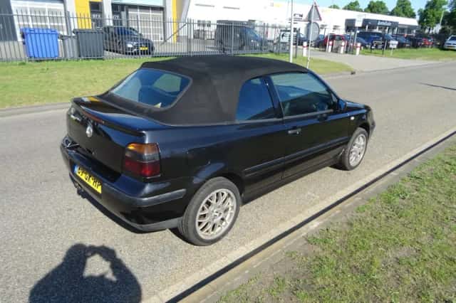 Volkswagen Golf (2001) thumbnail 5