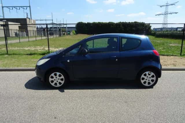 Mitsubishi Colt (2006) thumbnail 2