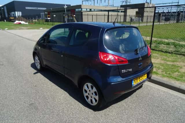 Mitsubishi Colt (2006) thumbnail 3