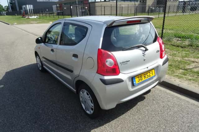 Suzuki Alto (2011) thumbnail 3