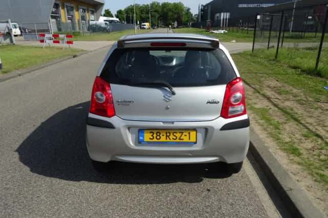 Suzuki Alto (2011) thumbnail 4