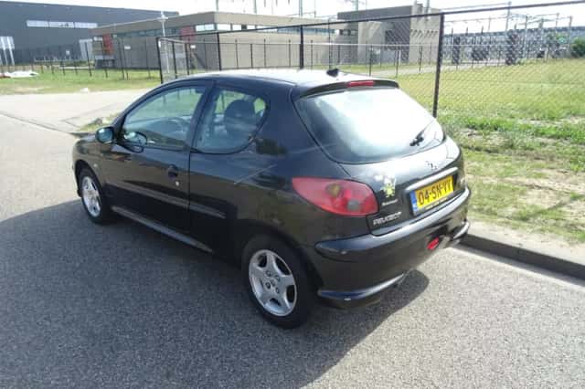 Peugeot 206 (2006) thumbnail 3