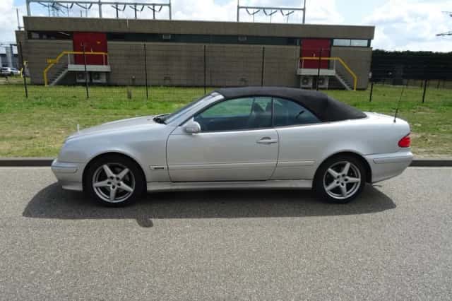 Mercedes-Benz CLK-Klasse (2000) thumbnail 2