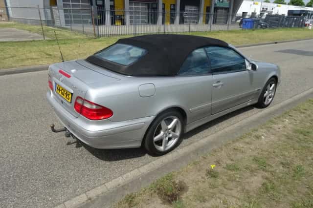 Mercedes-Benz CLK-Klasse (2000) thumbnail 5