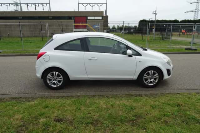 Opel Corsa (2014) thumbnail 6