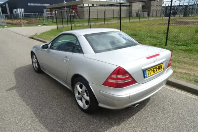 Mercedes-Benz SLK-Klasse (2001) thumbnail 3