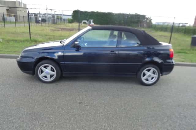 Volkswagen Golf (2000) thumbnail 2