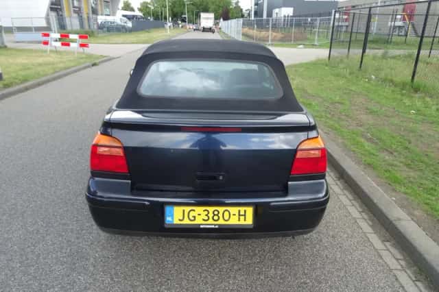 Volkswagen Golf (2000) thumbnail 4