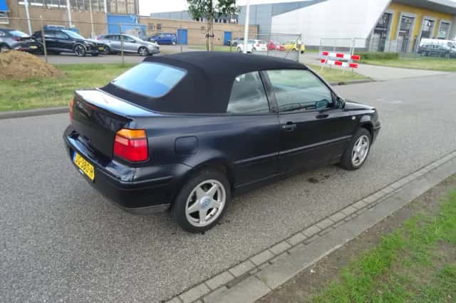 Volkswagen Golf (2000) thumbnail 5