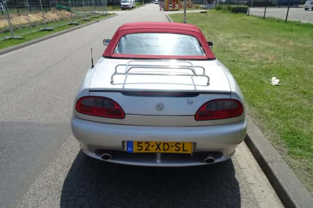 MG F (2000) thumbnail 4